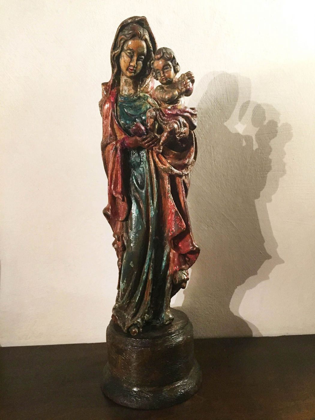 "MADONNA COL BAMBINO" IN LEGNO DOLCE CON ANTICHE POLICROMIE    (NEW  ENTRY)